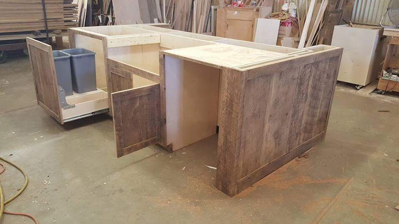 Custom-Bilt Cabinet & Supply