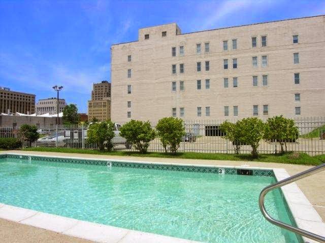 United Jewelers Apartments