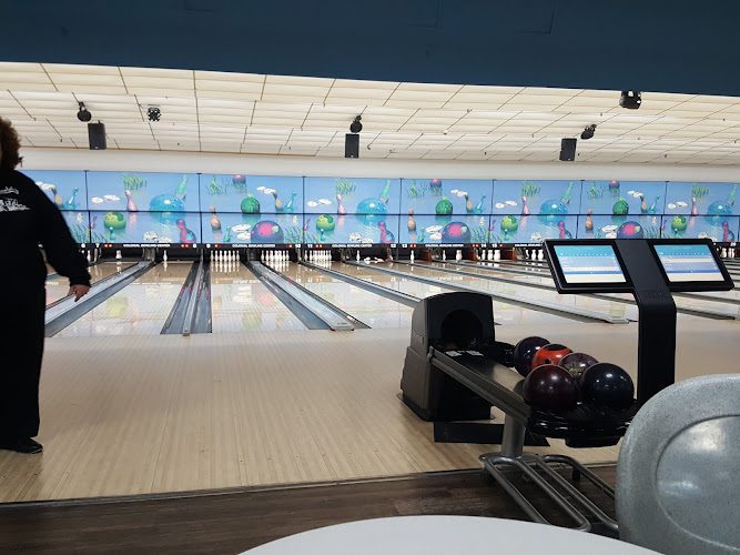 Colonial Lanes