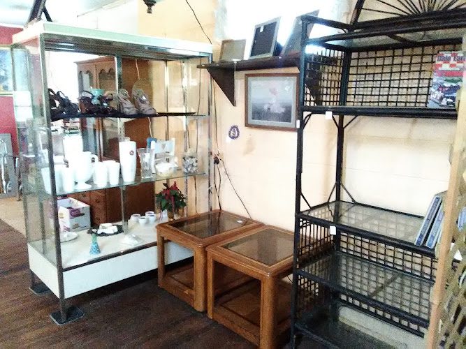 Madies Treasures & Flea Market