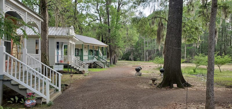 Lafitte’s Landing Guest Quarters